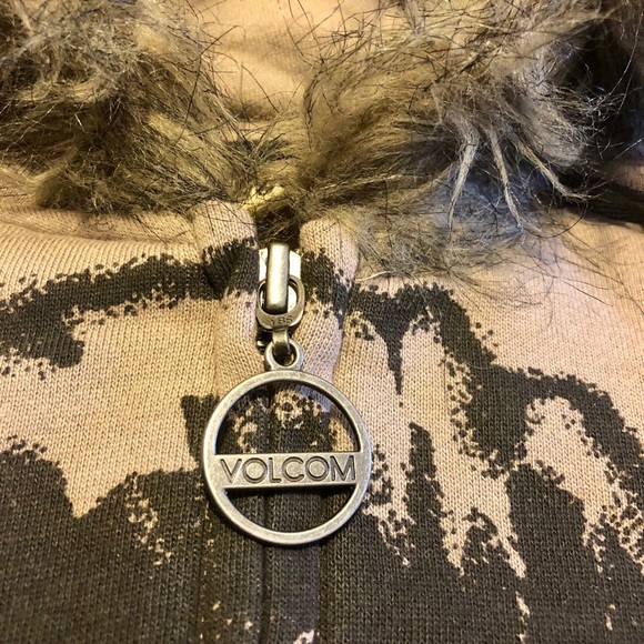 New Volcom Tiger Printed Fur Hooded Zip Up Jacket - Picture 4 of 5